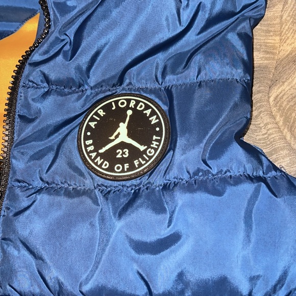 Boys Air Jordan Jacket Vest size S ( 8-10) - Picture 3 of 6